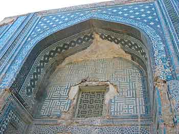 Photograph showing tiled façade of the Tughluq Tömur Khan mazar in Huocheng in 2004. [BGD]