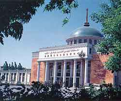 Exterior of the Xinjiang Regional Museum (now demolished).