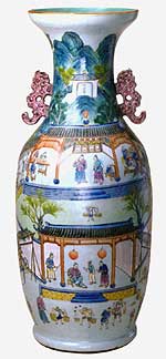 Fig. 10 Large vase produced by the Ming dynasty imperial kiln, Yuqi-yao (front) (collection of the Palace Museum, Beijing)